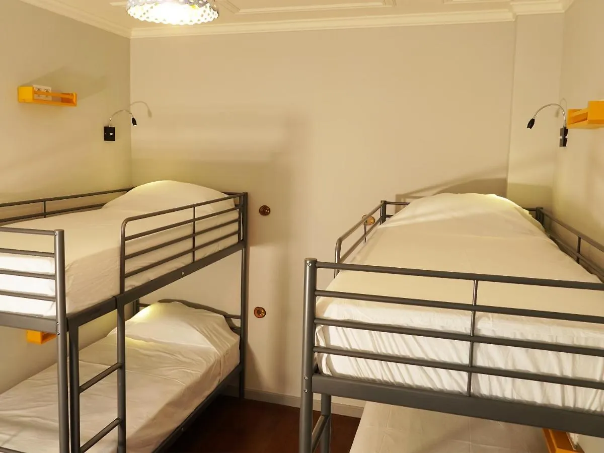 Tilas - Rooms In 19Th Century Wooden Townhouse,Kadikoy イスタンブール ホテル