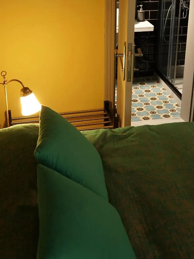 Tilas - Rooms In 19Th Century Wooden Townhouse,Kadikoy Istanbul