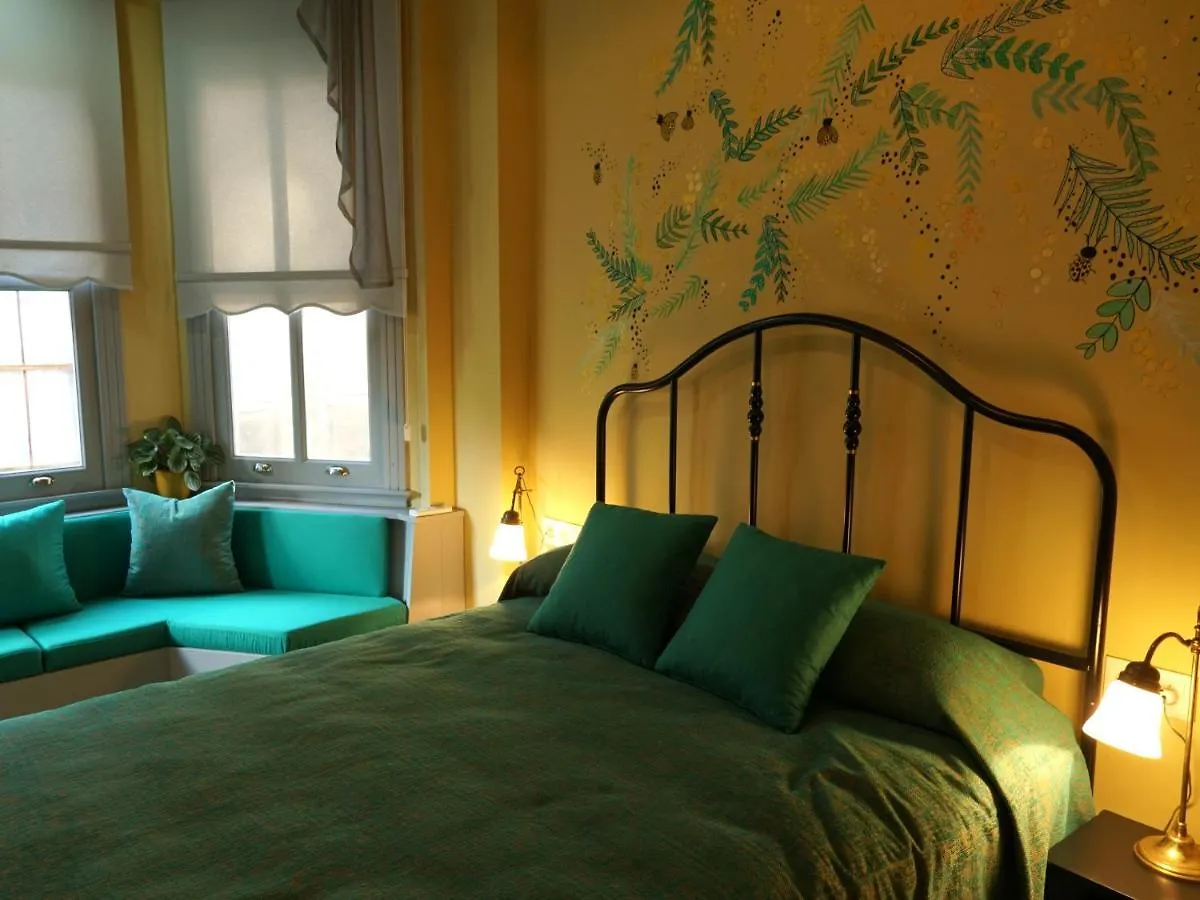 Tilas - Rooms In 19Th Century Wooden Townhouse,Kadikoy Istanbul Hotel