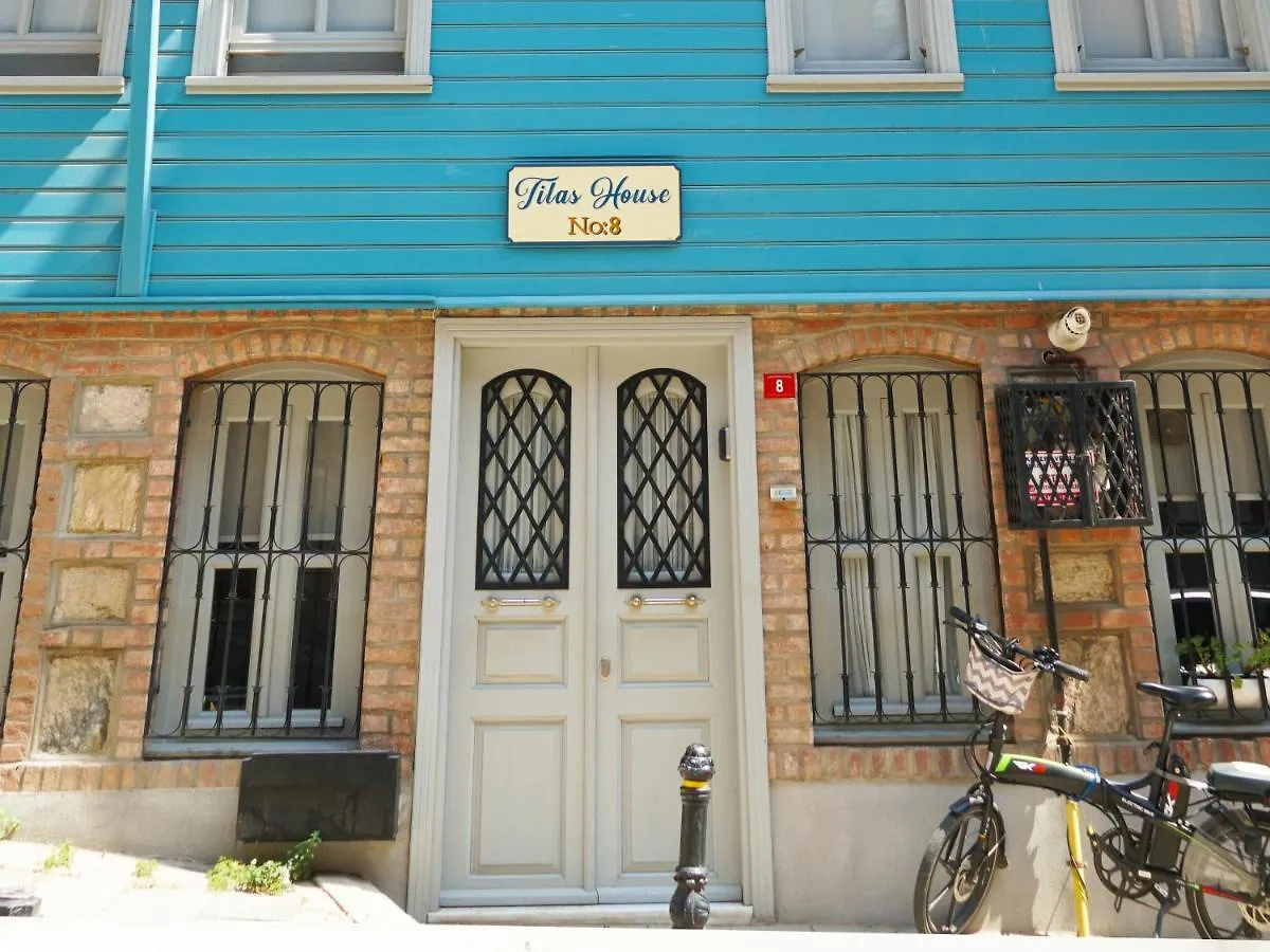Tilas - Rooms In 19Th Century Wooden Townhouse,Kadikoy Istanbul Turkey