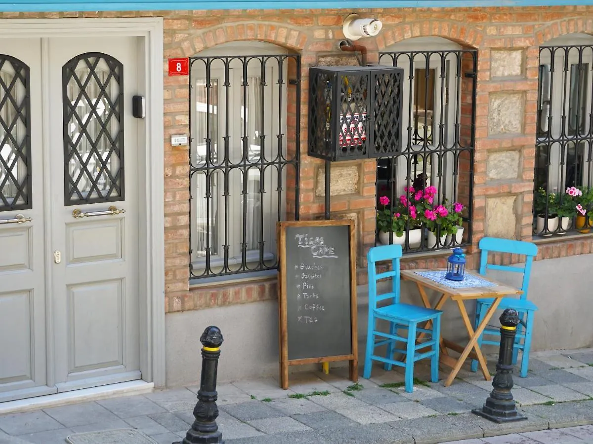 Tilas - Rooms In 19Th Century Wooden Townhouse,Kadikoy Istanbul 0*,  Turkey