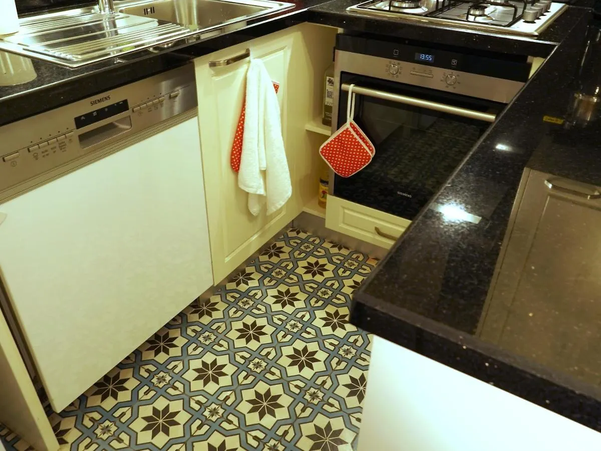 Tilas - Rooms In 19Th Century Wooden Townhouse,Kadikoy Istanbul