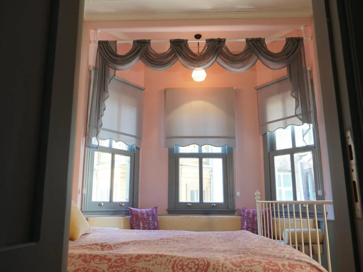 Tilas - Rooms In 19Th Century Wooden Townhouse,Kadikoy Istanbul