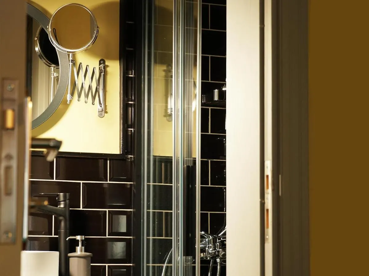 Tilas - Rooms In 19Th Century Wooden Townhouse,Kadikoy Istanbul Hotel