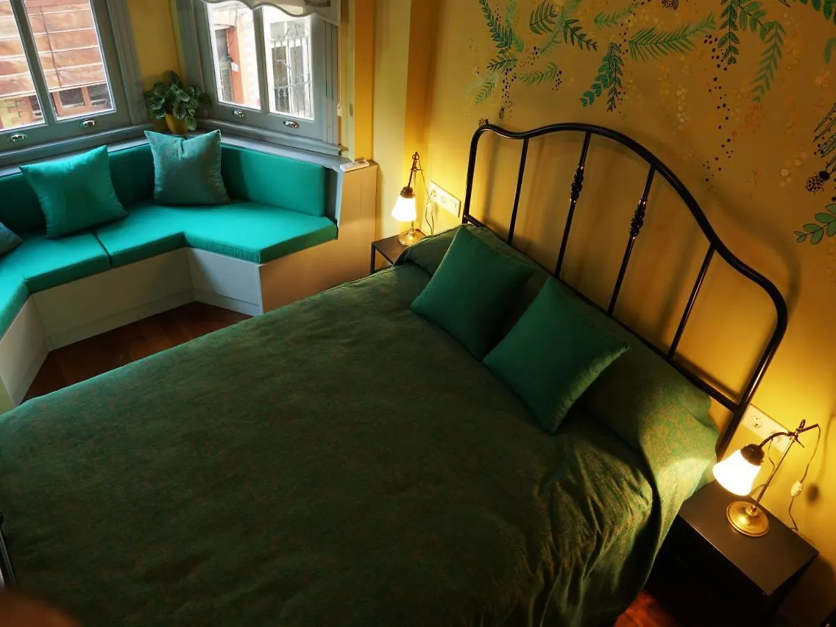 Tilas - Rooms In 19Th Century Wooden Townhouse,Kadikoy Istanbul Hotel