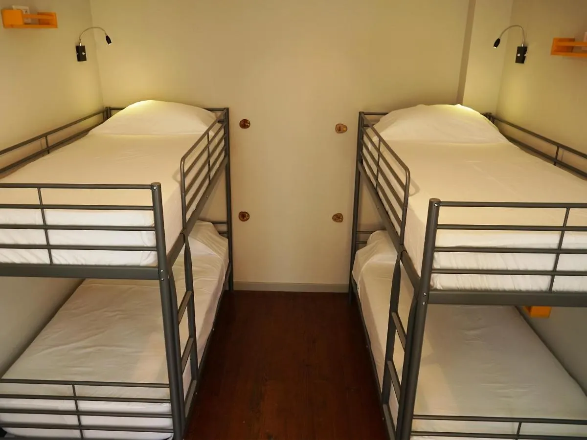 Hotel Tilas - Rooms In 19Th Century Wooden Townhouse,Kadikoy Istanbul